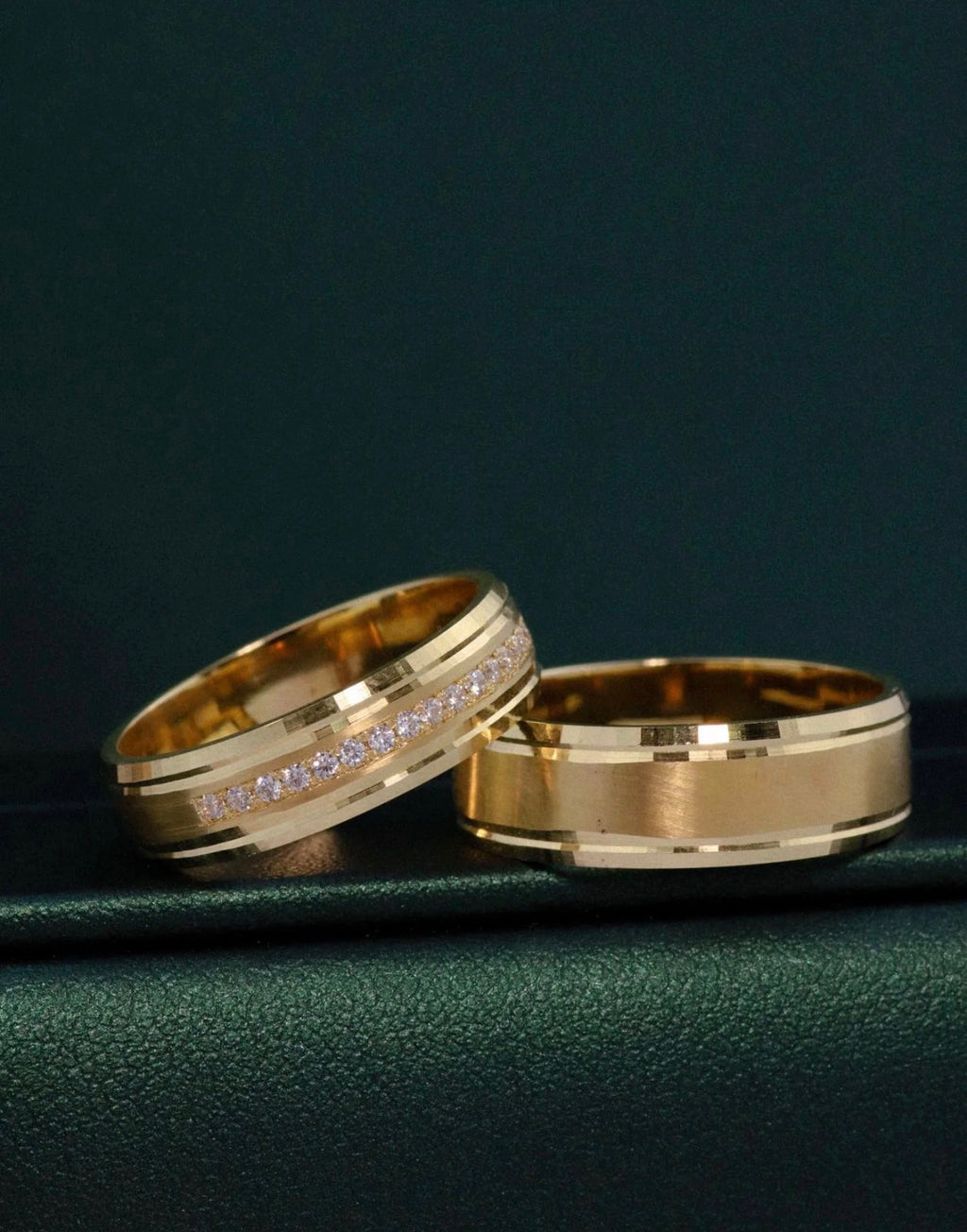Anillo argollas matrimoniales diamantadas con circones Oro amarillo 18K | Talla 6/12 | 13,9 gr *