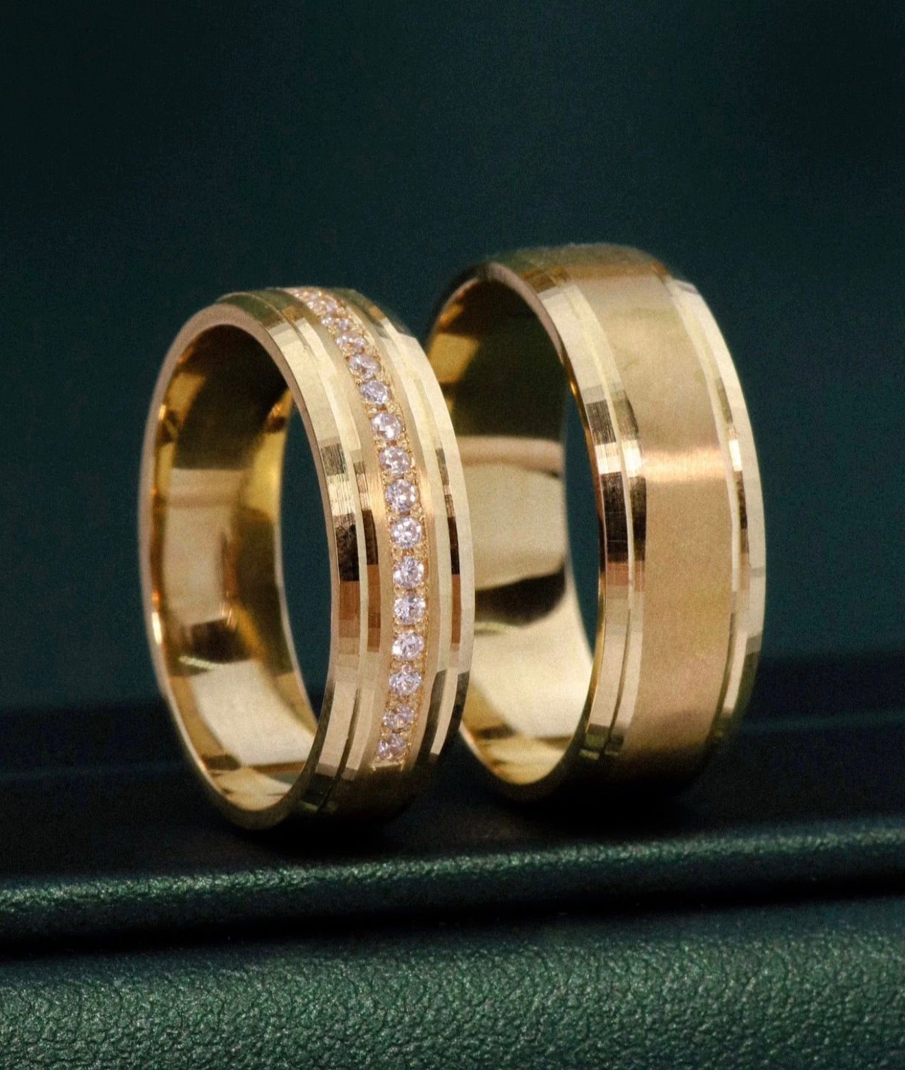 Anillo argollas matrimoniales diamantadas con circones Oro amarillo 18K | Talla 6/12 | 13,9 gr *